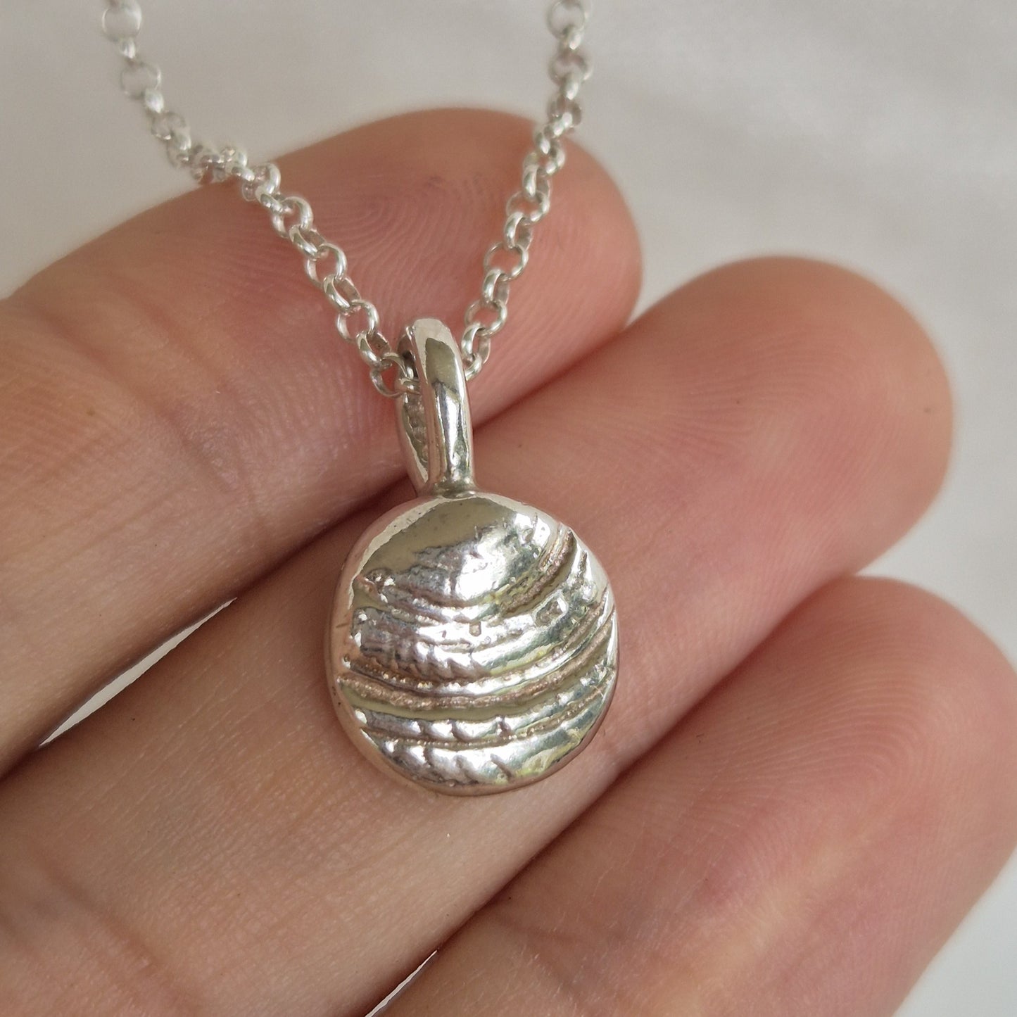 Sundial Shell Imprint Pendant Necklace - Small