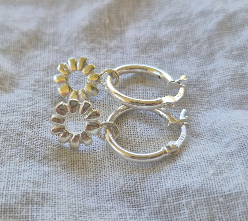 Sunburst mini hoops