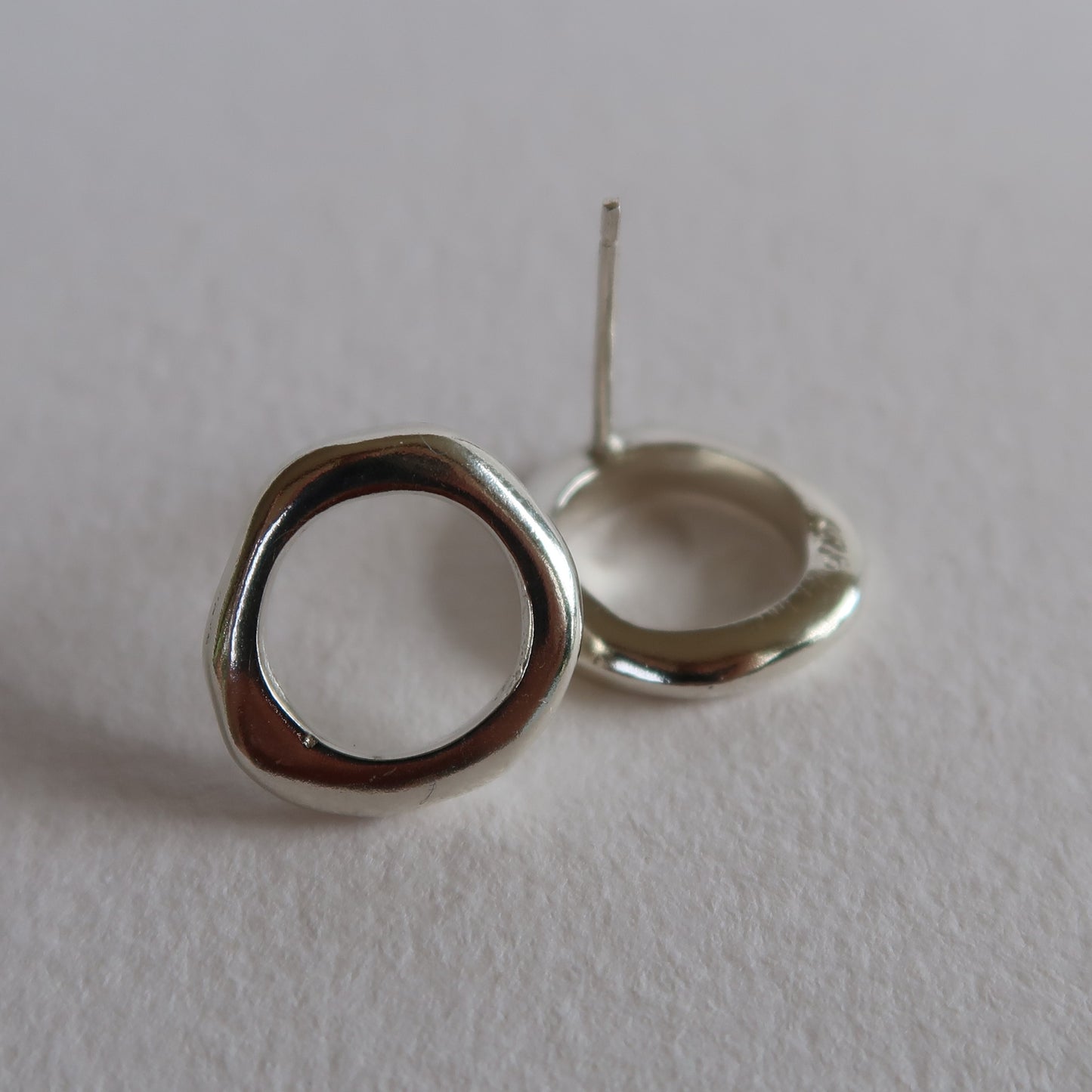 Organic loop studs
