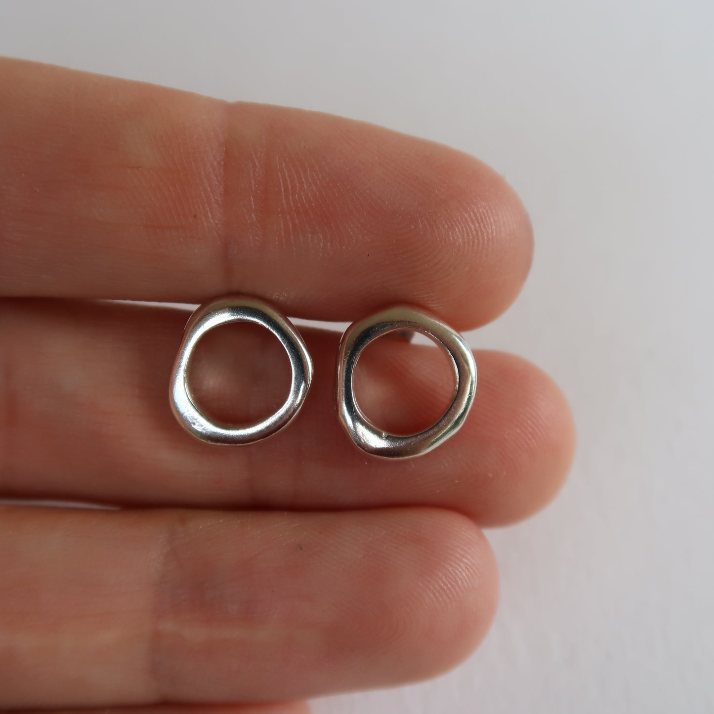 Organic loop studs