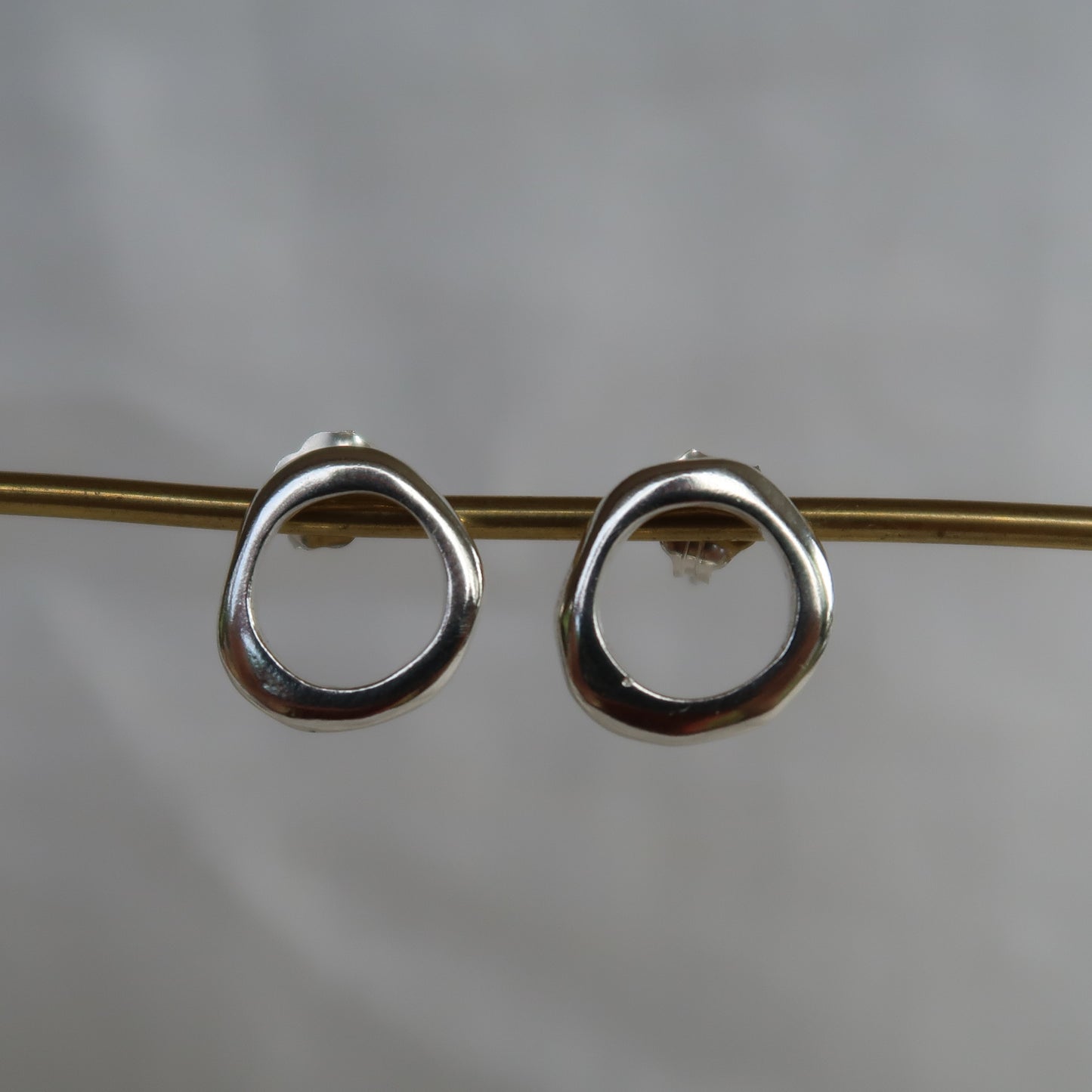 Organic loop studs