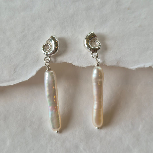 Spirla shell with Biwa stick pearl
